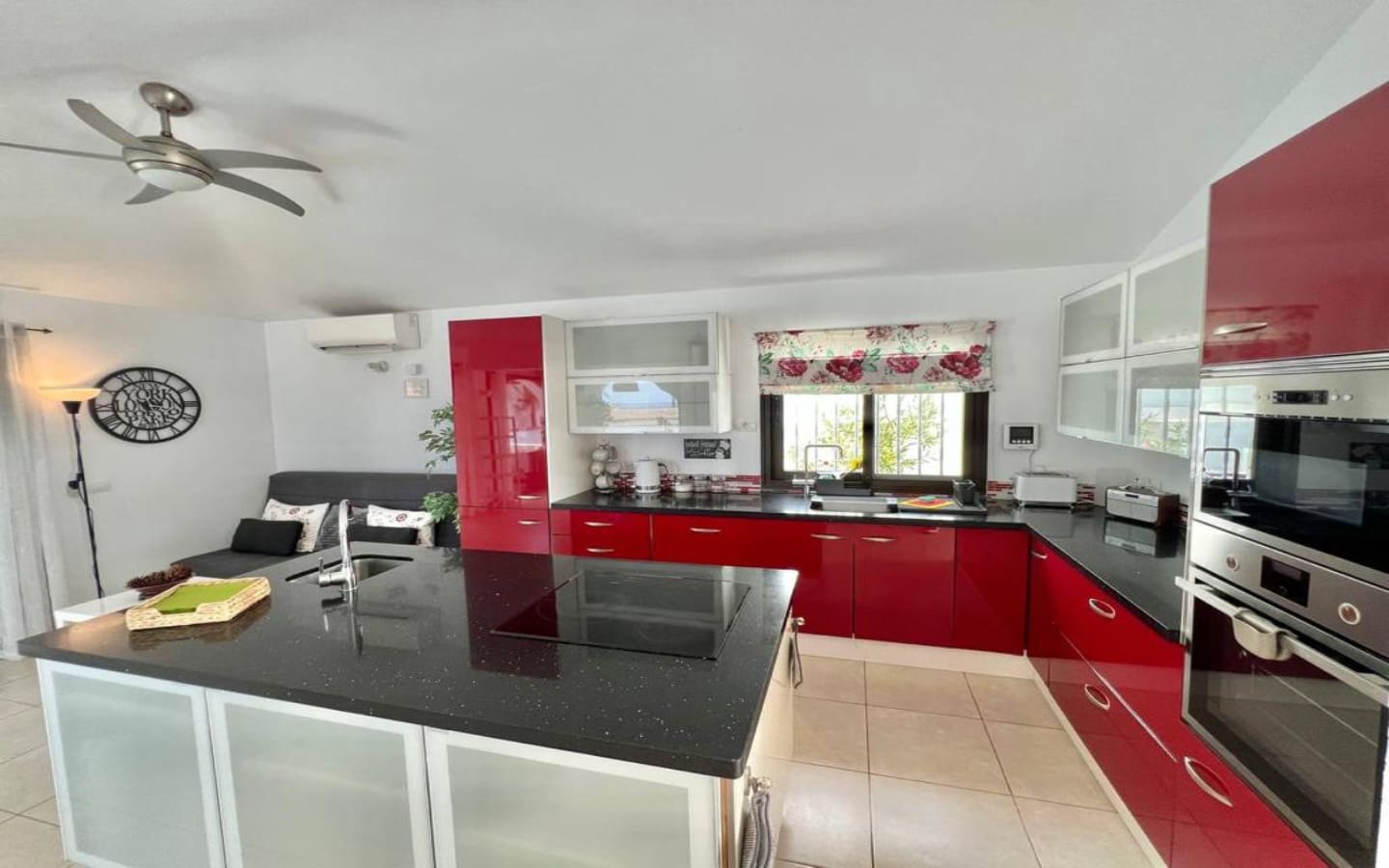 4 bedroom Villa for sale in Amarilla Golf with pool - € 1,100,000 (Ref: 9345220)