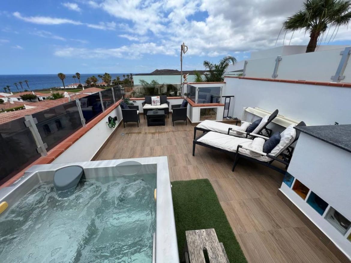 4 bedroom Villa for sale in Amarilla Golf with pool - € 1,100,000 (Ref: 9345220)