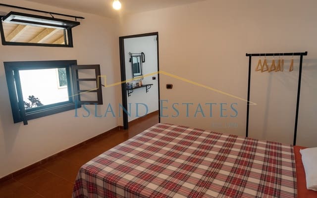 2 soveværelse Finca/Landehus til salg i Guía de Isora med garage - € 490.000 (Ref: 9360396)