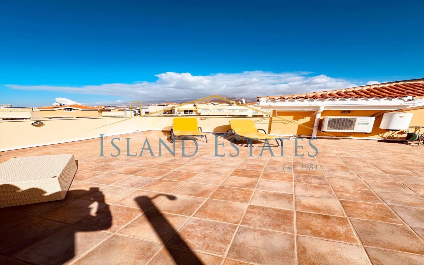 2 bedroom Penthouse for sale in Los Cristianos with pool - € 549,000 (Ref: 9500311)