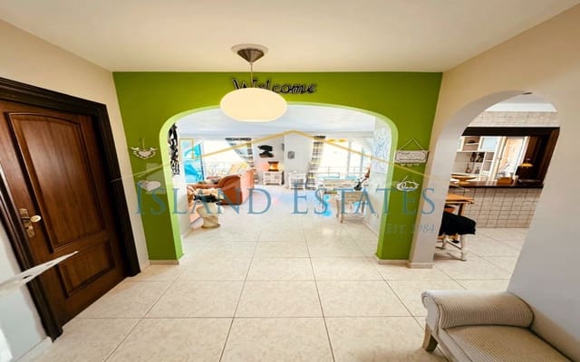 2 chambre Penthouse à vendre à Los Cristianos, Arona avec piscine - 549 000 € (Ref: 9500311)