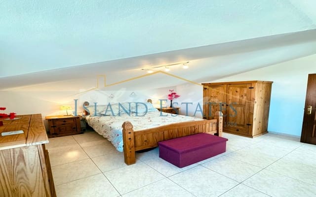 2 chambre Penthouse à vendre à Los Cristianos, Arona avec piscine - 549 000 € (Ref: 9500311)