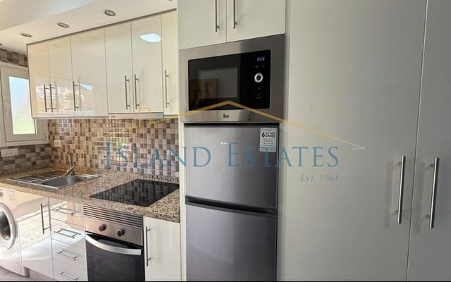 1 bedroom Apartment for sale in Los Cristianos, Arona with pool - € 279,000 (Ref: 9506218)