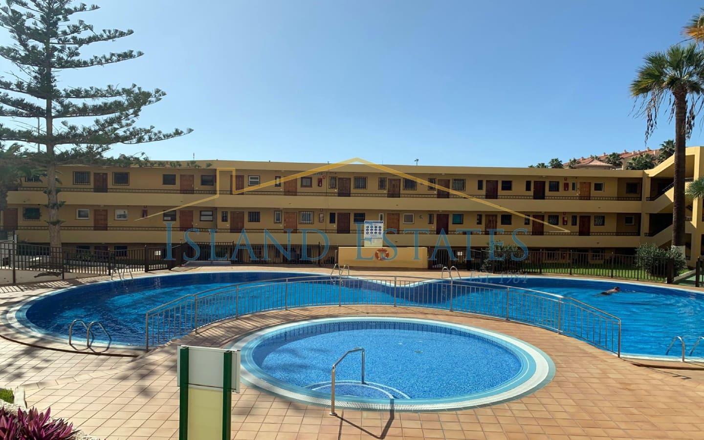 1 bedroom Apartment for sale in Los Cristianos with pool - € 279,000 (Ref: 9506218)