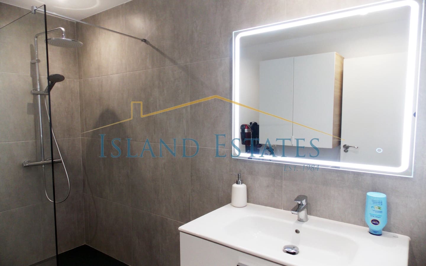 1 slaapkamer Appartement te koop in Costa Adeje met zwembad - € 249.950 (Ref: 9521458)