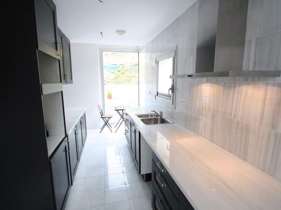 4 bedroom Townhouse for sale in Tordera with pool garage - € 450,000 (Ref: 9724901)