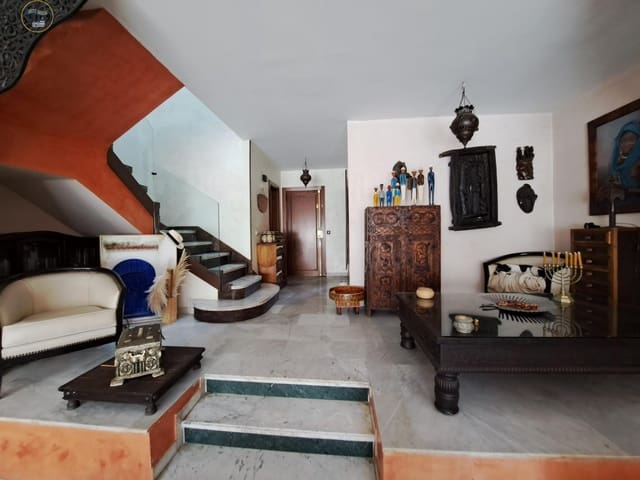 3 makuuhuone Rivitalo myytävänä paikassa Atalaya-Isdabe, Estepona mukana uima-altaan 
autotalli - 500 000 € (Ref: 7830793)