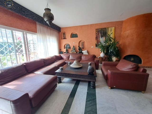 3 makuuhuone Rivitalo myytävänä paikassa Atalaya-Isdabe, Estepona mukana uima-altaan 
autotalli - 500 000 € (Ref: 7830793)