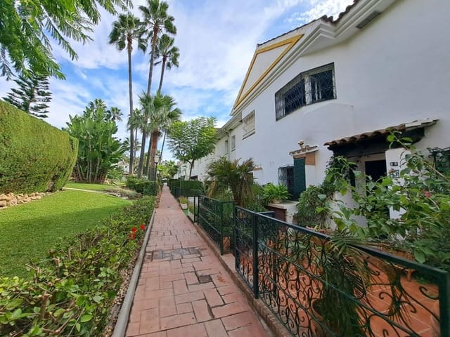 3 makuuhuone Rivitalo myytävänä paikassa Atalaya-Isdabe, Estepona mukana uima-altaan 
autotalli - 500 000 € (Ref: 7830793)