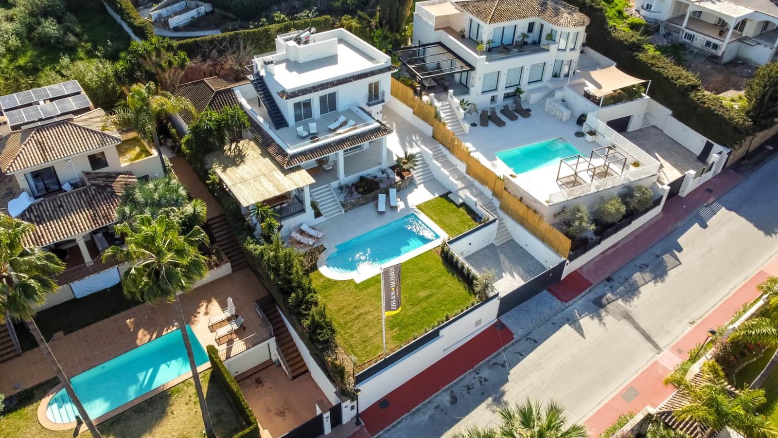 8 soveværelse Villa til salg i Nueva Andalucia med swimmingpool garage - € 2.750.000 (Ref: 7896228)