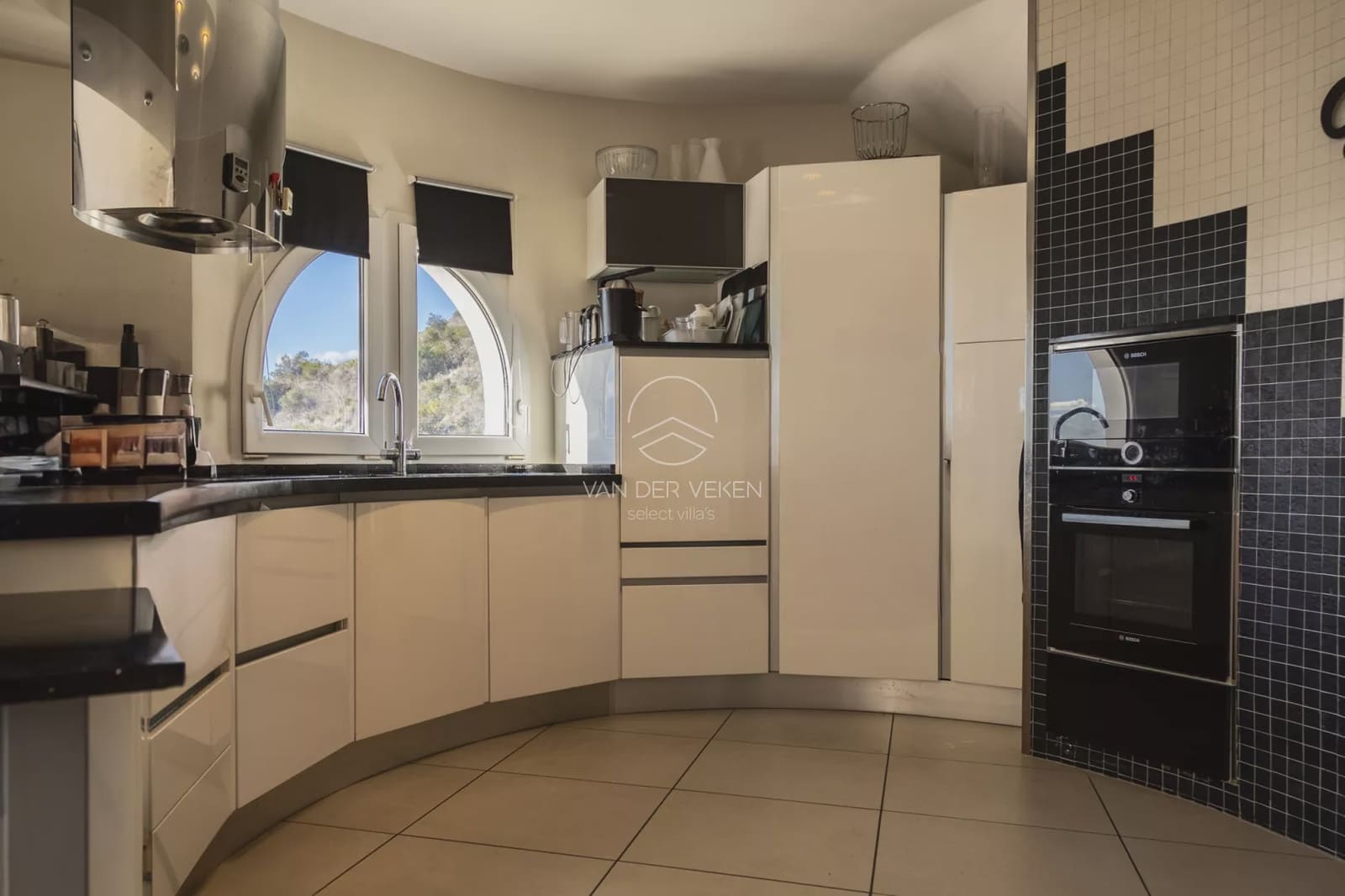 3 soveværelse Villa til salg i Moraira med swimmingpool - € 1.330.000 (Ref: 10158516)