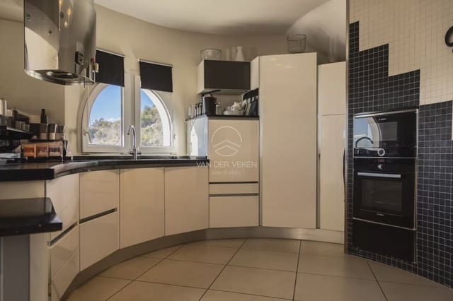 3 soveværelse Villa til salg i Moraira, Teulada-Moraira med swimmingpool - € 1.330.000 (Ref: 10158516)
