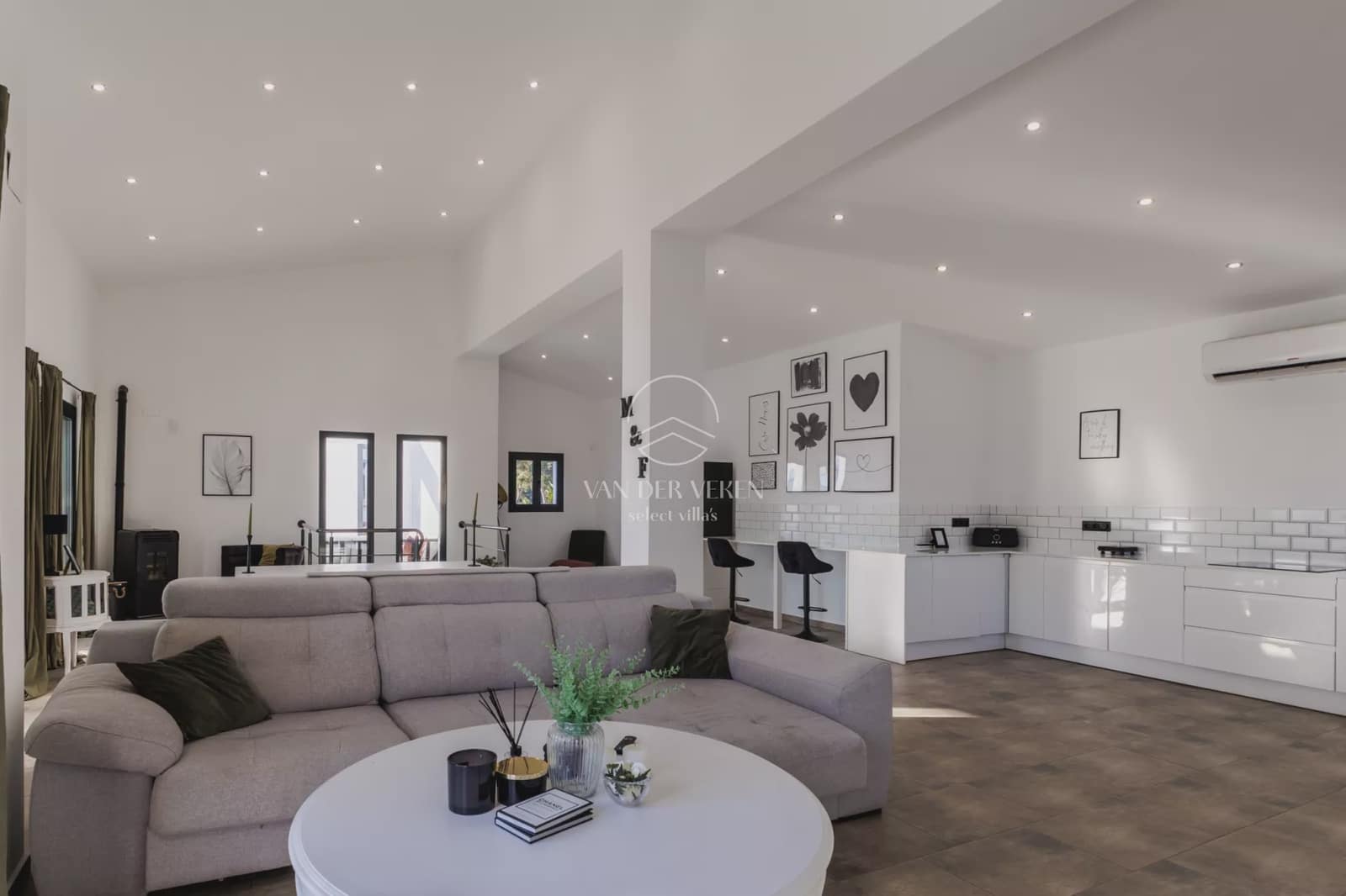 4 bedroom Villa for sale in Benissa with pool garage - € 1,199,000 (Ref: 10158613)