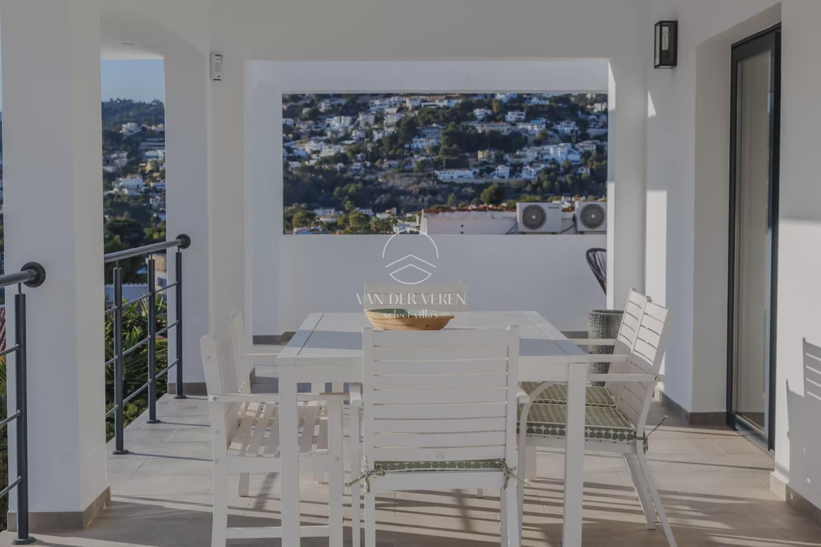 4 bedroom Villa for sale in Benissa with pool garage - € 1,199,000 (Ref: 10158613)