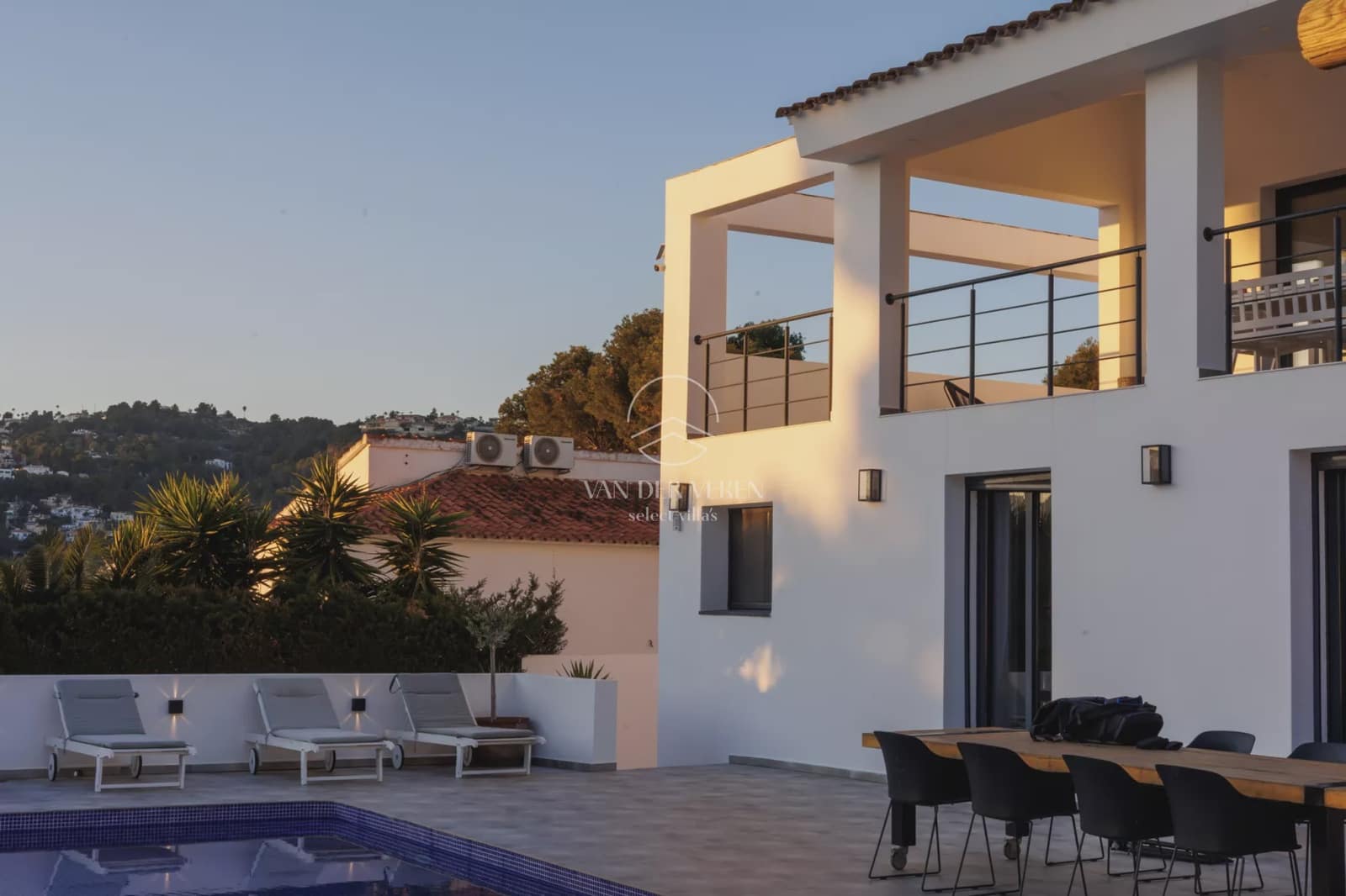 4 bedroom Villa for sale in Benissa with pool garage - € 1,199,000 (Ref: 10158613)