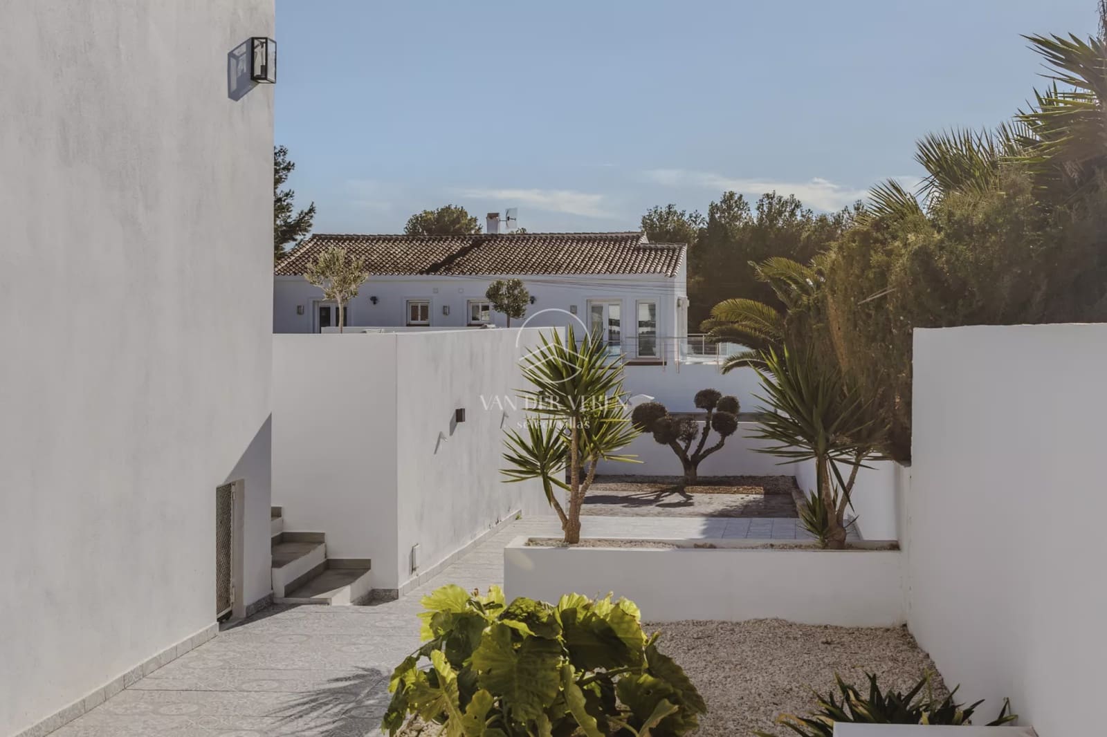 4 bedroom Villa for sale in Benissa with pool garage - € 1,199,000 (Ref: 10158613)