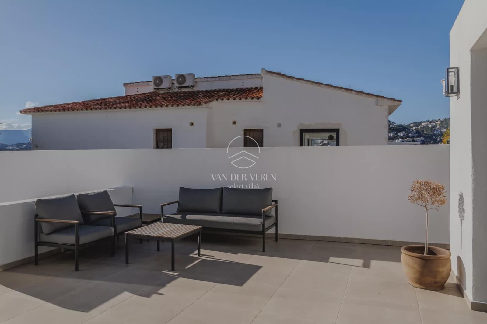 4 bedroom Villa for sale in Benissa with pool garage - € 1,199,000 (Ref: 10158613)