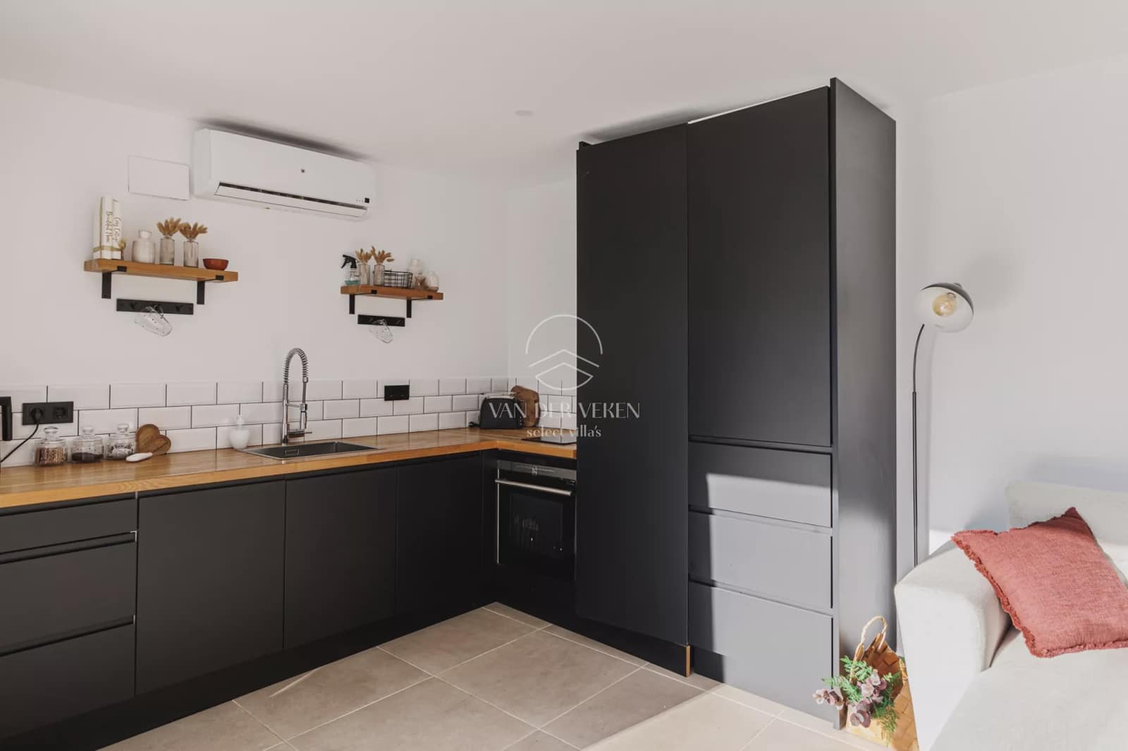 4 bedroom Villa for sale in Benissa with pool garage - € 1,199,000 (Ref: 10158613)
