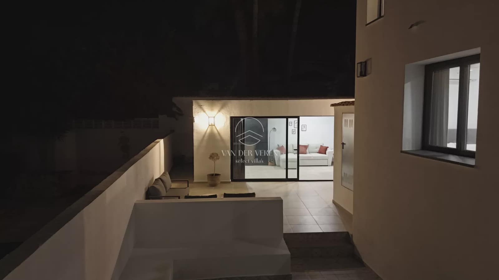 4 bedroom Villa for sale in Benissa with pool garage - € 1,199,000 (Ref: 10158613)