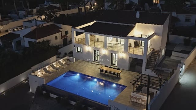 4 soverom Villa til salgs i Benissa med svømmebasseng garasje - € 1 199 000 (Ref: 10158613)
