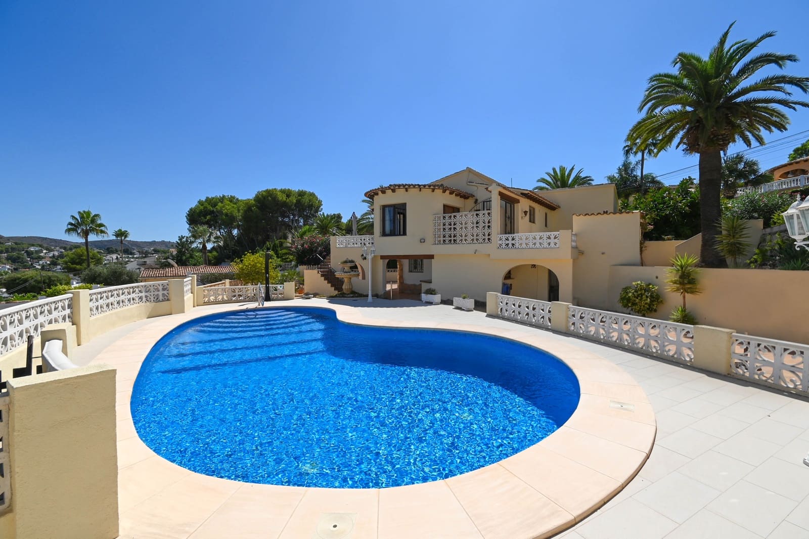 4 slaapkamer Villa te koop in Moraira met zwembad - € 750.000 (Ref: 9363142)