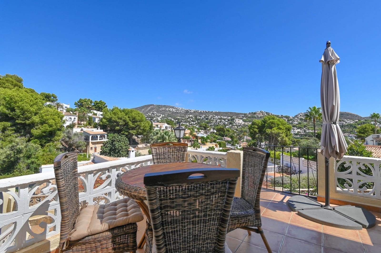 4 slaapkamer Villa te koop in Moraira met zwembad - € 750.000 (Ref: 9363142)