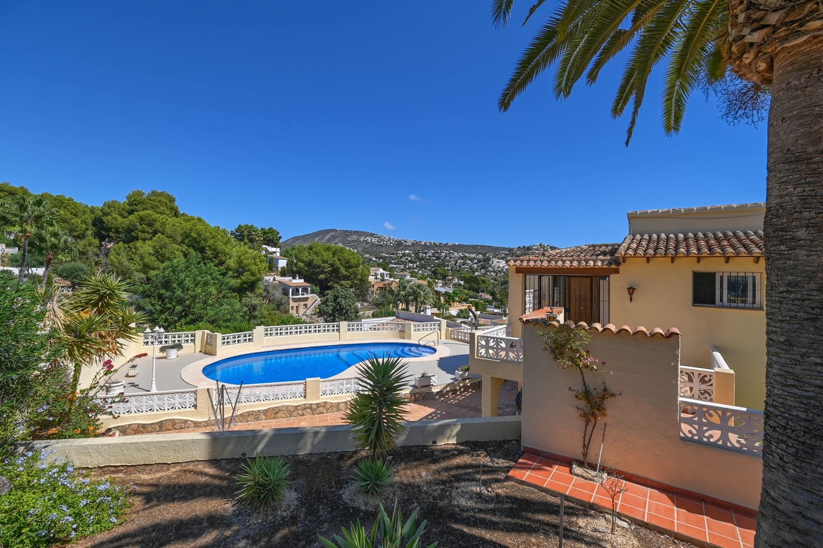 4 slaapkamer Villa te koop in Moraira met zwembad - € 750.000 (Ref: 9363142)