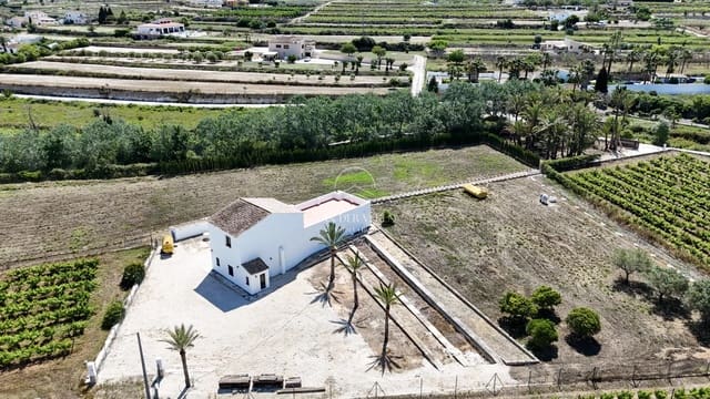 2 bedroom Finca/Country House for sale in Teulada-Moraira with garage - € 595,000 (Ref: 9369054)