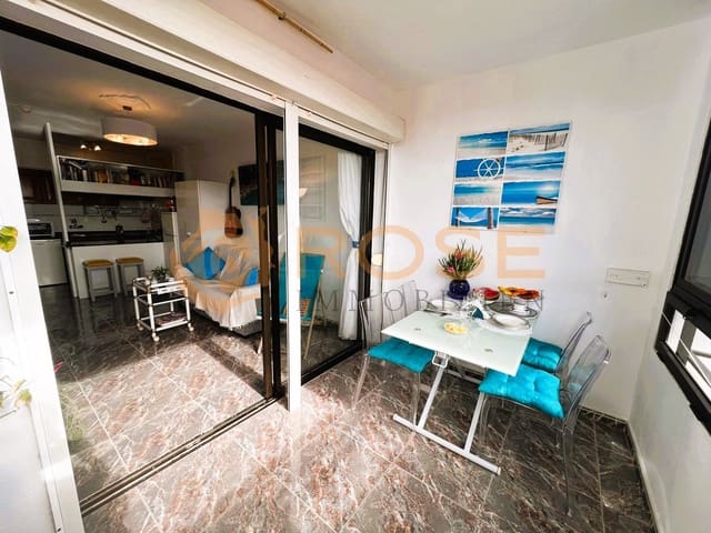 1 makuuhuone Huoneisto myytävänä paikassa Playa del Inglés, San Bartolomé de Tirajana mukana uima-altaan 
autotalli - 320 000 € (Ref: 8427974)