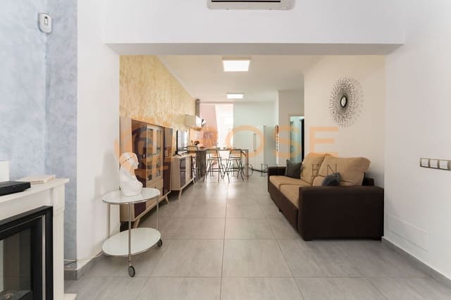 4 bedroom Bungalow for sale in Campo Internacional, San Bartolomé de Tirajana with pool - € 785,000 (Ref: 8441366)