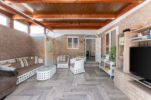 4 bedroom Bungalow for sale in Campo Internacional, San Bartolomé de Tirajana with pool - € 785,000 (Ref: 8441366)