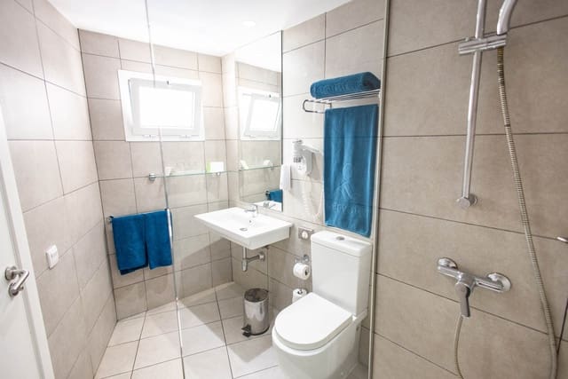 1 bedroom Apartment for sale in Playa del Inglés, San Bartolomé de Tirajana with pool - € 150,000 (Ref: 8697462)