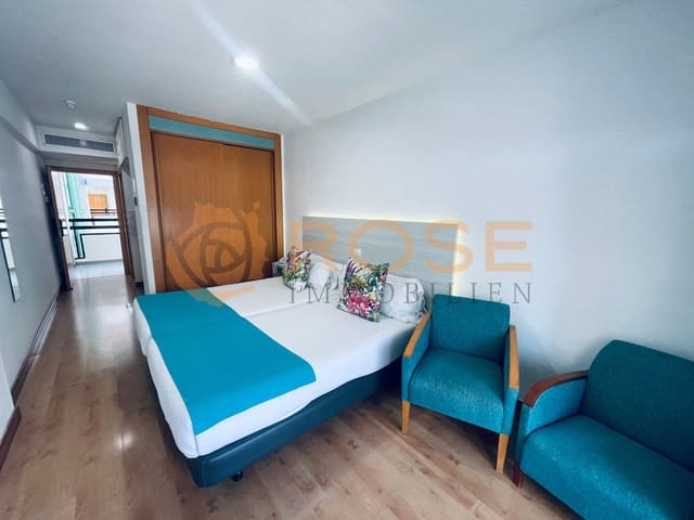 1 chambre Appartement à vendre à Playa del Inglés, San Bartolomé de Tirajana avec piscine - 140 000 € (Ref: 8705318)