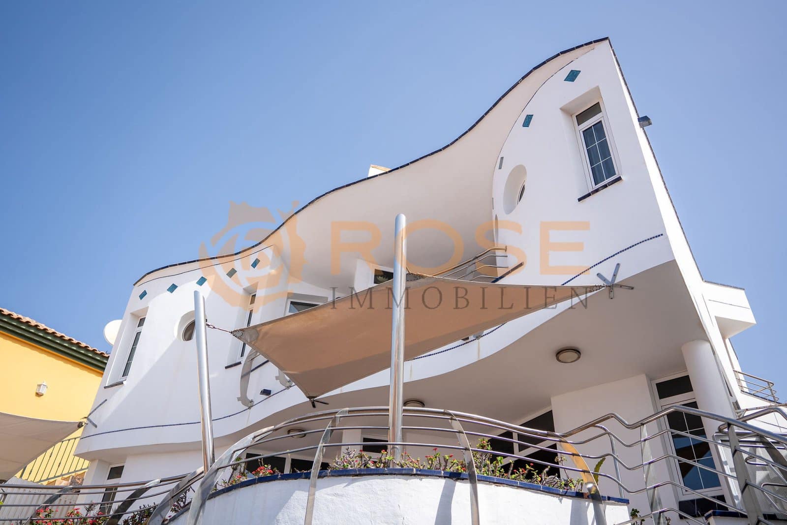 5 sypialnia Willa na sprzedaż w Playa del Ingles z basenem garażem - 1 350 000 € (Ref: 9000535)