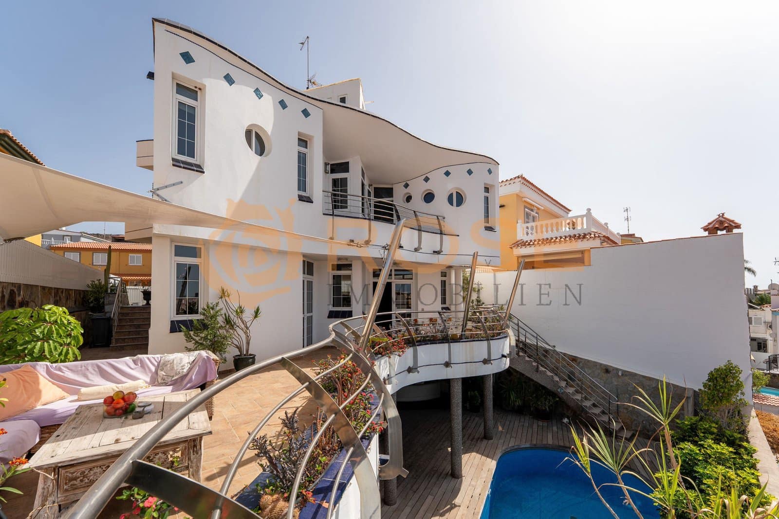 5 sypialnia Willa na sprzedaż w Playa del Ingles z basenem garażem - 1 350 000 € (Ref: 9000535)