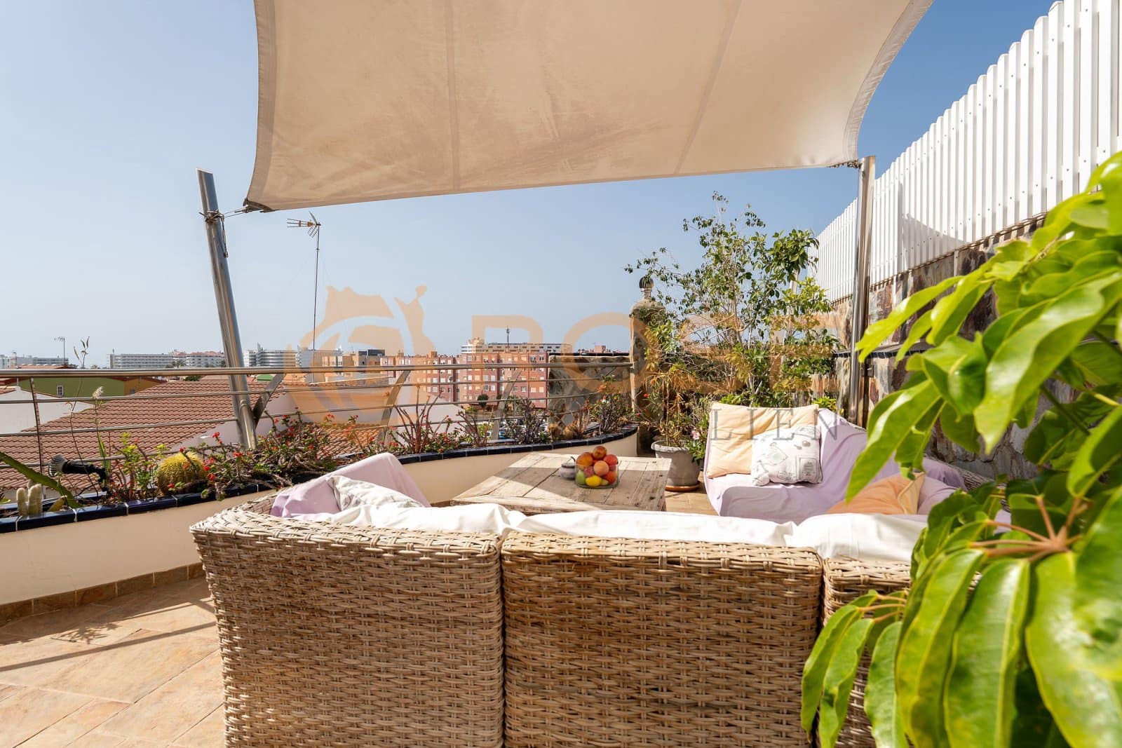 5 sypialnia Willa na sprzedaż w Playa del Ingles z basenem garażem - 1 350 000 € (Ref: 9000535)