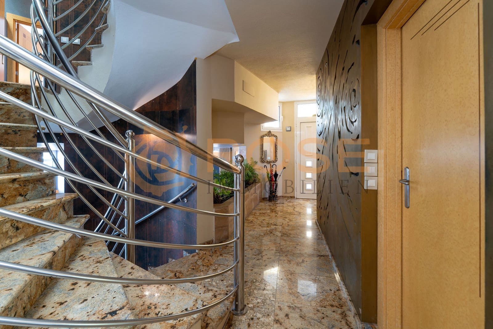 5 sypialnia Willa na sprzedaż w Playa del Ingles z basenem garażem - 1 350 000 € (Ref: 9000535)