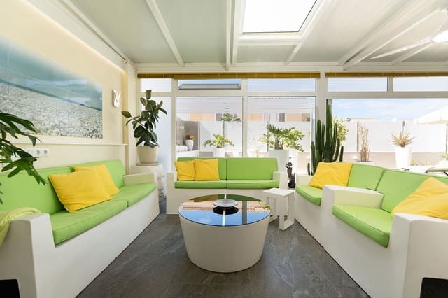 3 soverom Hus til salgs i Sonneland, San Bartolomé de Tirajana med svømmebasseng - € 749 000 (Ref: 9000536)