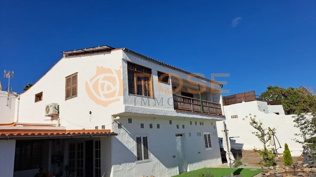 9 soveværelse Finca/Landehus til salg i El Salobre med swimmingpool - € 1.200.000 (Ref: 9095561)