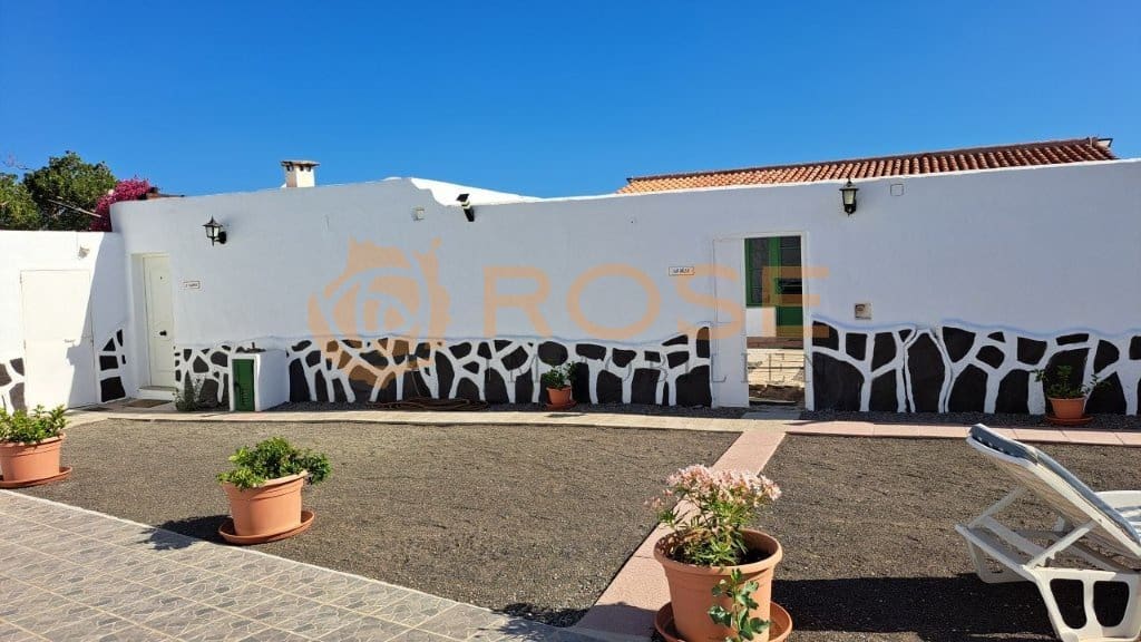 9 soveværelse Finca/Landehus til salg i El Salobre med swimmingpool - € 1.200.000 (Ref: 9095561)