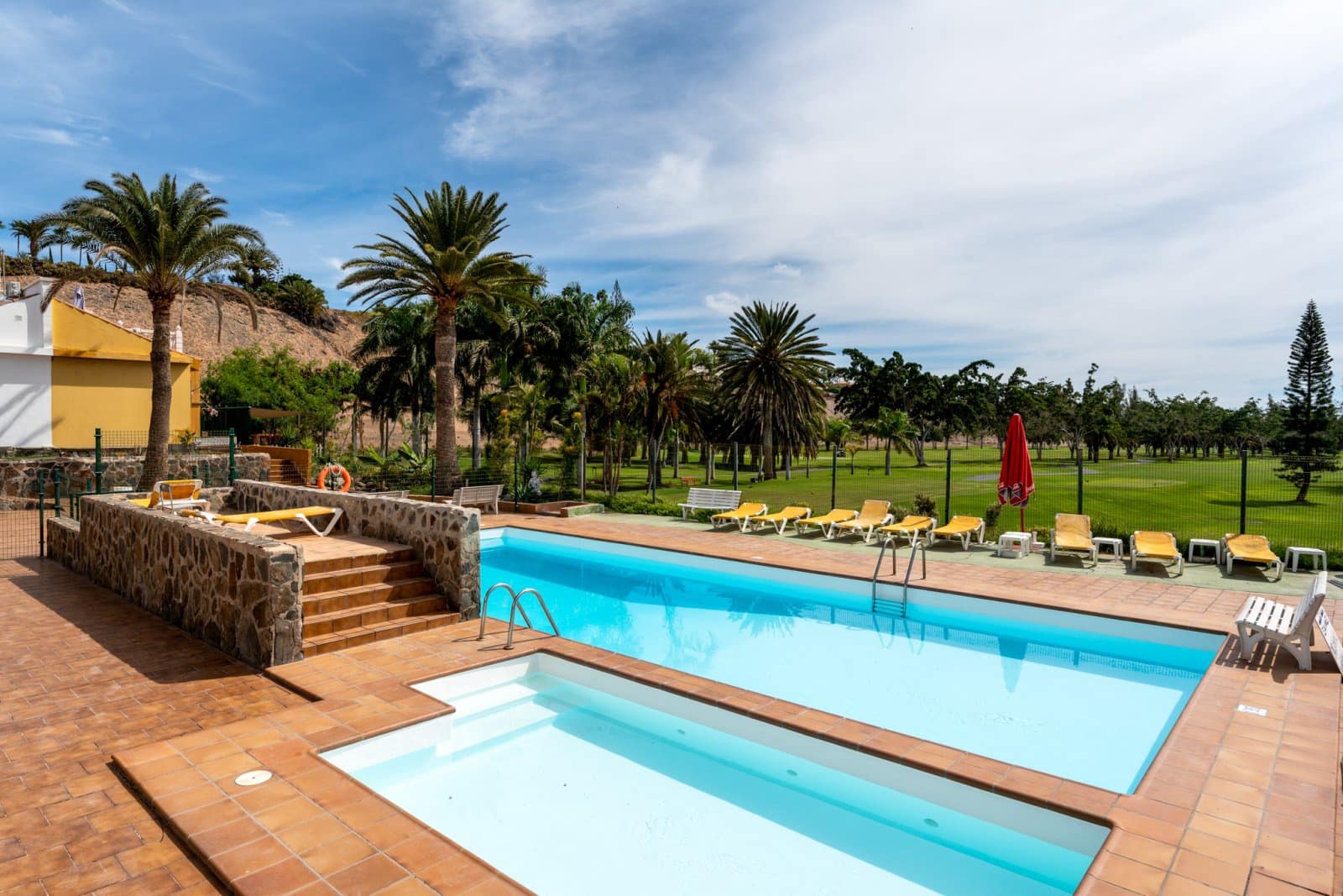 2 chambre Bungalow à vendre à Campo Internacional avec piscine garage - 489 000 € (Ref: 9332704)