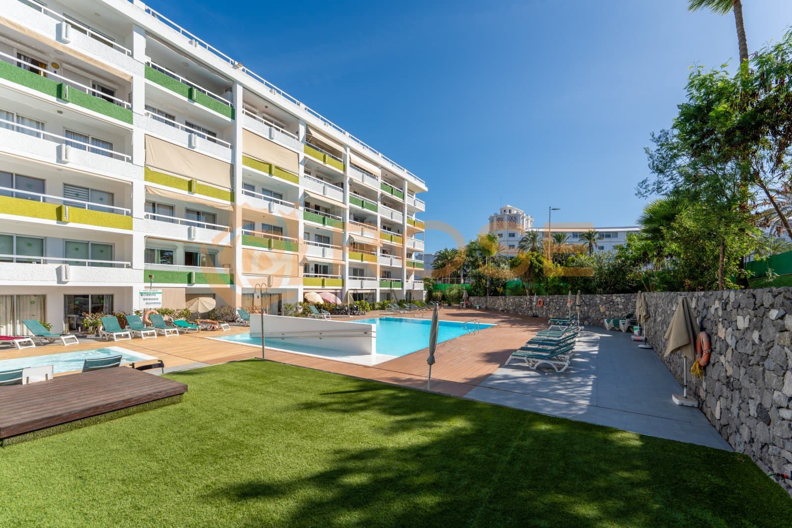 1 sypialnia Apartament na sprzedaż w Playa del Ingles z basenem - 259 000 € (Ref: 9346643)