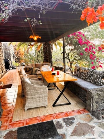 2 bedroom Finca/Country House for sale in Ingenio with pool garage - € 669,000 (Ref: 9361779)