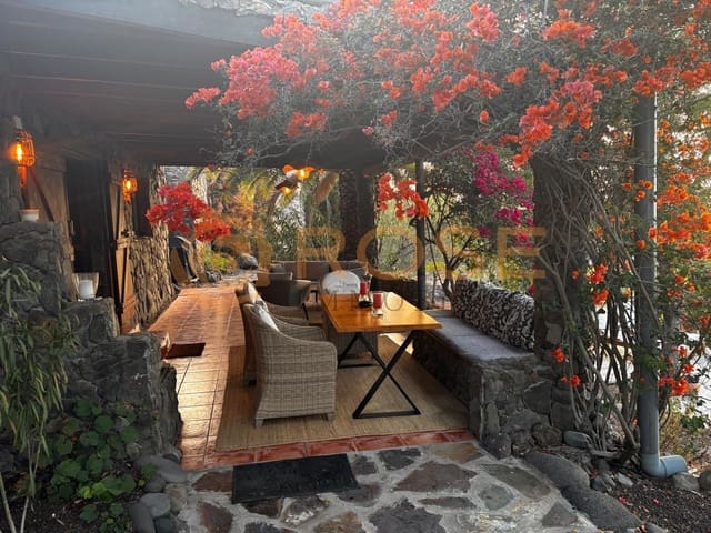 2 bedroom Finca/Country House for sale in Ingenio with pool garage - € 669,000 (Ref: 9361779)