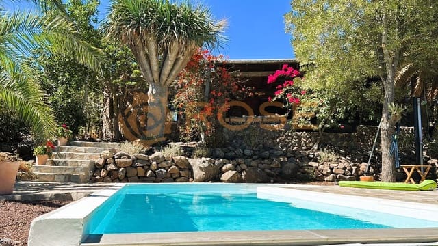 2 bedroom Finca/Country House for sale in Ingenio with pool garage - € 669,000 (Ref: 9361779)