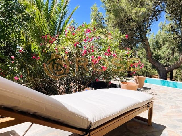 2 bedroom Finca/Country House for sale in Ingenio with pool garage - € 669,000 (Ref: 9361779)