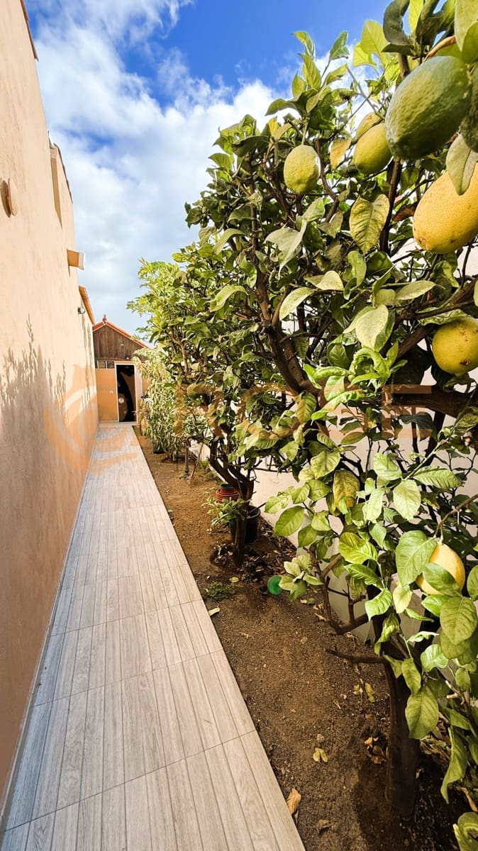 3 bedroom Semi-detached Villa for sale in Playa del Ingles with pool garage - € 940,000 (Ref: 9480682)