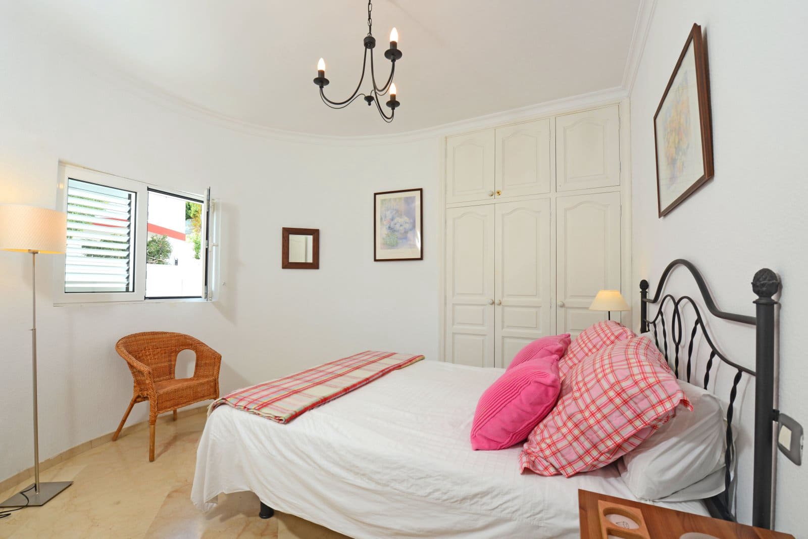 4 soverom Villa til salgs i Montana la Data med svømmebasseng - € 649 000 (Ref: 9566680)