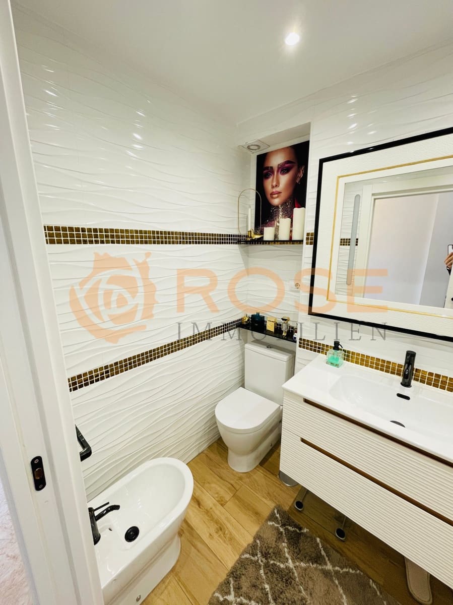 1 bedroom Apartment for sale in Playa del Ingles with pool garage - € 260,000 (Ref: 9694000)