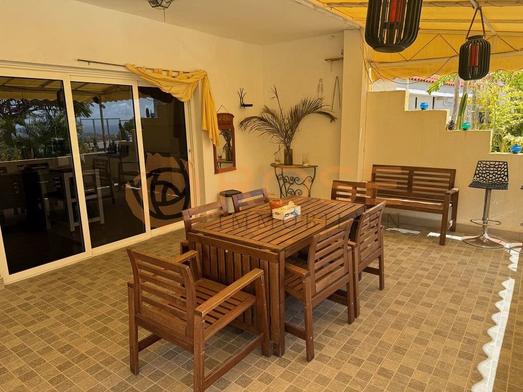 7 bedroom Bungalow for sale in El Salobre with pool garage - € 649,000 (Ref: 9694312)